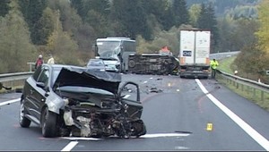 Tragické ráno na Kysuciach. Mladík zaspal za volantom