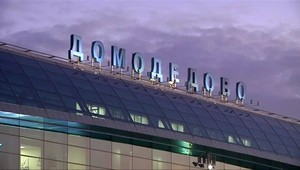 Lietadlo z Petrohradu muselo núdzovo pristáť. Pes počas letu otvoril batožinový priestor