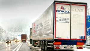 Obyvatelia obce nespia pre kamióny. Kde jeden šetrí, druhý prerába