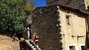 Túžite po útulnom dedinskom domčeku len za 1 euro? Máme pre vás tip