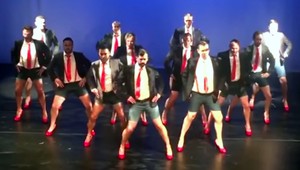 VIDEO: Otcovia najsmiešnejším vystúpením v podpätkoch všetkým vyrazili dych