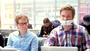 Maska na diskrétne telefonovanie. Už žiadne cudzie rozhovory, či hlasná hudba