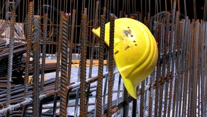 Práca sa (nielen) Rómom neoplatí, výhodnejšie sú sociálne dávky