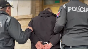 Ľudí ohrozoval nožom, jednu ženu dokonca napadol: Útočník sa postavil pred súd