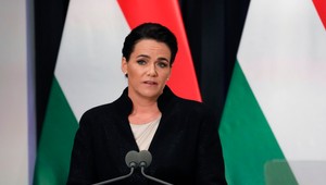 Maďarská prezidentka odstúpila. Udelila milosť mužovi, ktorý kryl zneužívanie detí