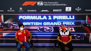 Mladý fanúšik zaskočil pretekárov F1 otázkou o jedle