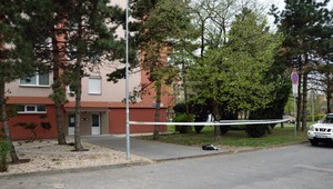 Podľa zistení TV JOJ: Zbrane na vraždu prokurátorov zabezpečil muž, ktorý má byť spájaný aj s prípadom ženy poliatej kyselinou