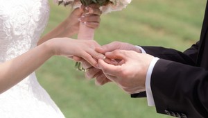 Svadobné patálie pre koronavírus: Ľudia prichádzajú o tisíce eur, ženích aj po piatom teste stále pozitívny