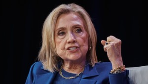 Hillary Clintonová vypovedá o vzťahoch s Jeffreym Epsteinom, vyzvala na vypočutie Trumpa