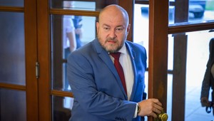 Huliak navrhuje zaviesť povinnú vojenskú službu od 18 rokov