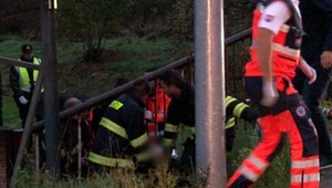 Vlak zachytil mladíka (19). Nešlo však o samovražedný pokus, ale o nepochopiteľný hazard