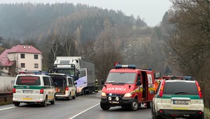 Tragická dopravná nehoda na Kysuciach. Šofér taxíka aj zákazníčka zomreli na mieste