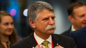 Vstup Švédska do NATO brzdí maďarský predseda parlamentu. Stoltenbergovi poslal odkaz