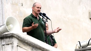 Gardistické symboly či biele Slovensko. Kotleba je aj tak čistý