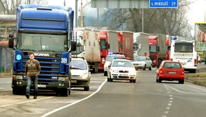 Bezmocní kamionisti. Na parkovisku čakali osem dní