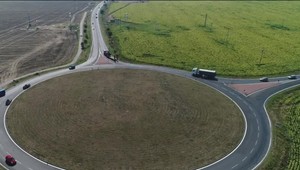 Vodič išiel na kruhovom objazde v protismere. Nafúkal viac ako dve promile