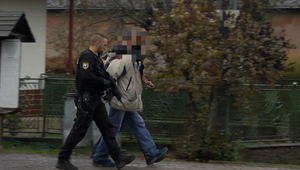 Úradníkov v Sobranciach vystrašil muž so zbraňou. Štandardný administratívny úkon skončil policajným zásahom