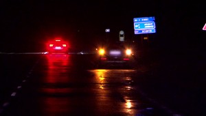 Chodec prišiel o život. Kráčal po neosvetlenej ceste počas hustého dažďa