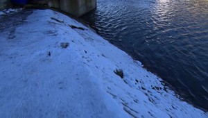 Pri brehu rieky spadol do vody a už sa nevynoril. S kamarátom popíjali alkohol