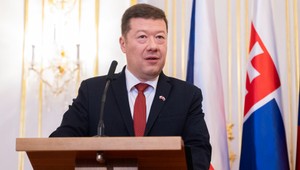 Opozícia podala návrh na odvolanie Okamuru z postu predsedu snemovne