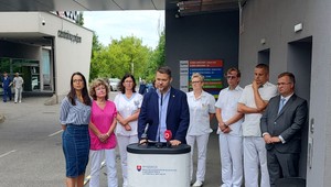 Pacientka po operácii zomrela, rodina spája prípad s brífingom Migaľa. VÚSCH to rázne odmieta