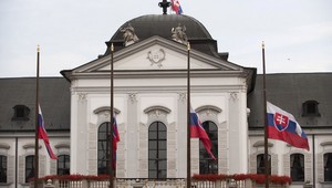 PRIESKUM: Slováci najviac veria prezidentovi, najmenej súdom