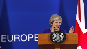 Londýn a EÚ sa dohodli na brexite, May zvoláva ministrov