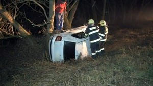 Ján (26) skončil v priekope, nafúkal takmer dve promile