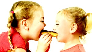 Potraviny mali vykradnúť deti. Dostali chuť na sladkosti...