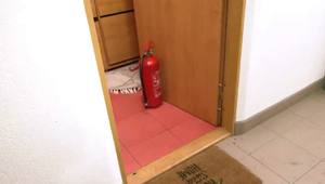 Dramatická noc na sídlisku: V horiacom byte sa nachádzala žena a dve malé deti