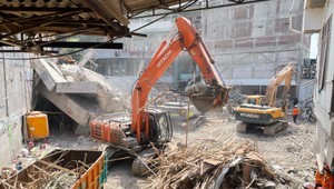 Počet obetí po zrútení školy v Indonézii stúpol na 63, viacerí sú stále nezvestní