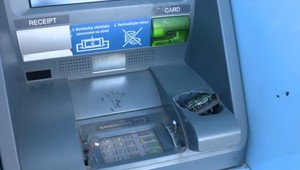Žene došli peniaze: Z bankomatu ich chcela doslova vytrieskať