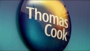 Zaplaťte si dovolenku ešte raz, požadujú od zdesených cestujúcich hotely a letecké spoločnosti