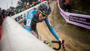 Škandál v cyklistike: Na MS našli šampiónke v bicykli motorček