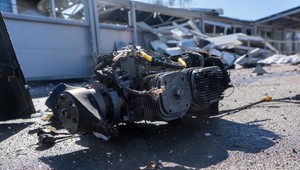 1477. deň na Ukrajine: Útok na Charkov si vyžiadal dve obete, pod paľbou je aj ropná infraštruktúra