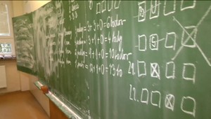 Z domácnosti v Snine zmizli stovky eur. Podľa rodičov ich syn dával starším spolužiakom