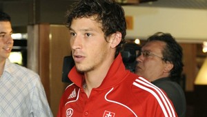 Hološko proti Čechom v kopačkách z papiera