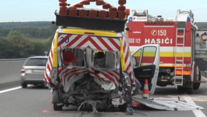 Vodička vrazila na rýchlostnej ceste R1 do diaľničnej patroly