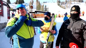 Policajti na svahoch: V otvorených lyžiarských strediskách kontrolujú nielen nariadenia hygienikov