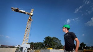 Hrbatý s prilbou, bojí sa chrápania