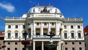 Opitá herečka SND za volantom!