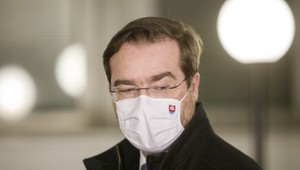 Parlament schválil zákon o inovatívnych liekoch. Lengvarskému sa poďakoval dokonca aj exminister Krajčí