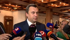 Minimálne dôchodky od budúceho roka vzrastú, parlament schválil novelu od SNS