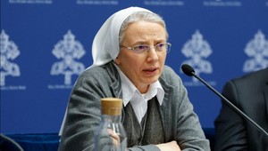 Pápež vymenoval prvýkrát do úradu vatikánskeho prefekta ženu