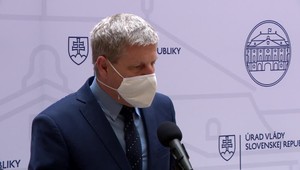 Cestovanie sa zatiaľ obmedzovať nebude. Očkovaní budú mať ľahší návrat na Slovensko