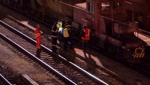 Dievča(16) zasiahol elektrický prúd na železnici. Bojuje o život