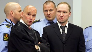 Breivik chcel odpáliť aj kráľovský palác či radnicu