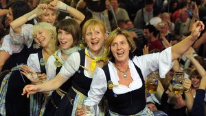 Pivári vypili na Oktoberfeste takmer 7 miliónov litrov piva