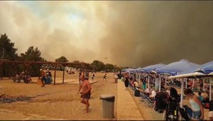 Európa horí a nevyzerá to, že by ohne slabli. Požiare si už vyžiadali najmenej 40 obetí