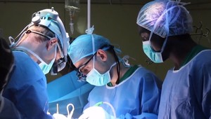 Prvé detské kardiocentrum v Keni. Lekárov tam školia slovenskí a českí špecialisti